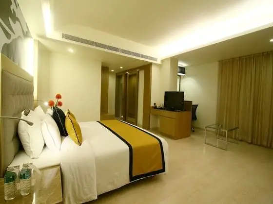 Club Oda, 1 En Büyük (King) Boy Yatak, Şehir Manzaralı