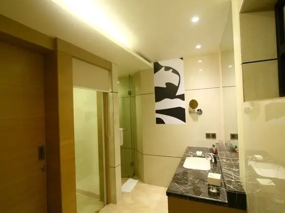 Club Oda, 1 En Büyük (King) Boy Yatak, Şehir Manzaralı