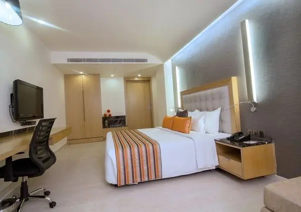 Deluxe Oda, 1 En Büyük (King) Boy Yatak, Şehir Manzaralı