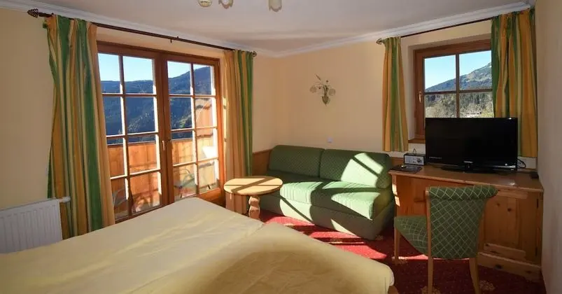 Superior Tek Büyük Yataklı Oda