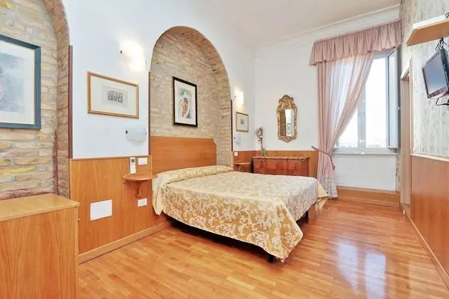 Panoramic Tek Büyük Yataklı Oda