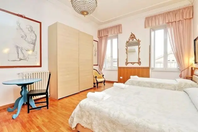 Panoramic Tek Büyük Yataklı Oda