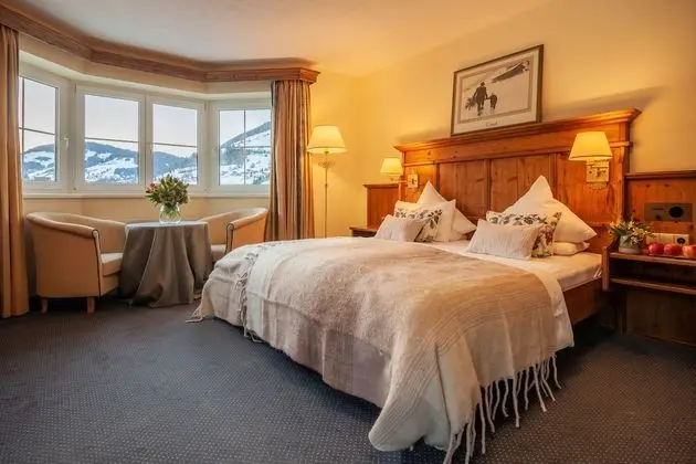 Tek Büyük Yataklı Oda, Balkon, Dağ Manzaralı