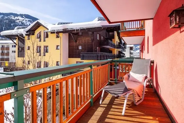 Tek Büyük Yataklı Oda, Balkon, Dağ Manzaralı