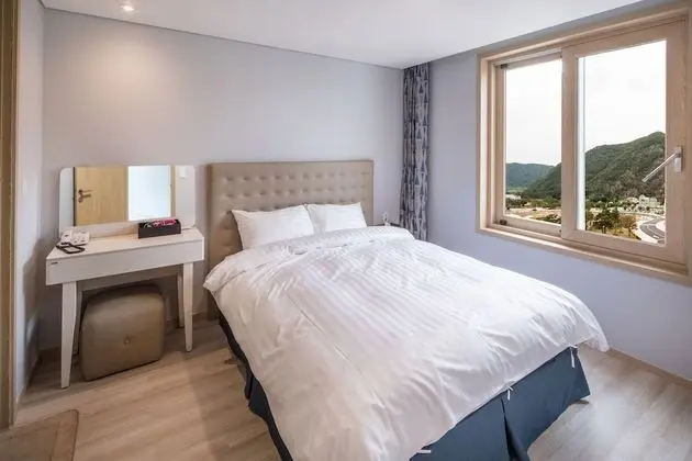 [Gourmet PKG] Suite(Kitchenette) - Breakfast 2Adults+1Kid(À la carte menu provide buffet close)