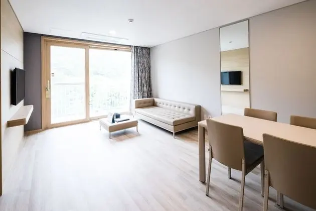 [Gourmet PKG] Suite(Kitchenette) - Breakfast 2Adults+1Kid(À la carte menu provide buffet close)