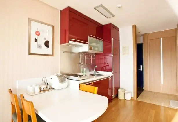 [Romantic PKG] Family Room (cooking, lake view, bed) - 1 bottle of wine provided