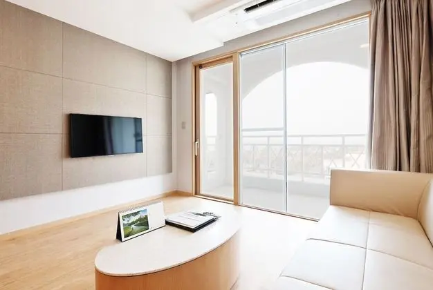 Suite (Kitchen/Standard/Double)