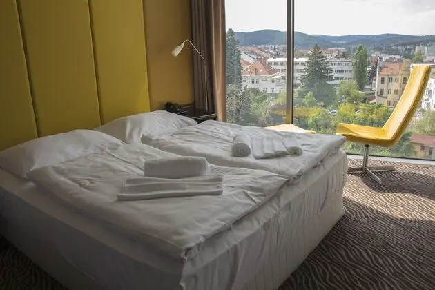 1 Çift Kişilik Veya 2 Tek Kişilik Yatak Standard