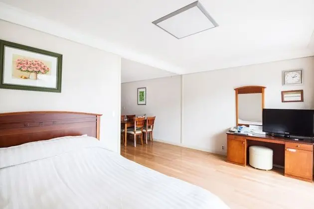 [Bakery PKG] Family(cooking/lake view/double)-2 Garlic Breads & 2 Americano + 10,000won tour voucher