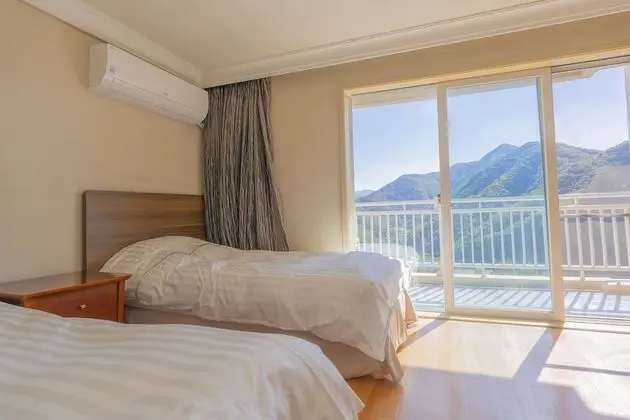 Family (No Kitchen/Lake View/Twin)