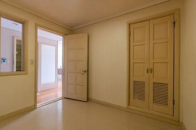 Suite (No Kitchen/Standard/Double)