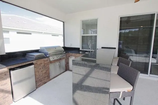 Ev (3941 Sonoma)