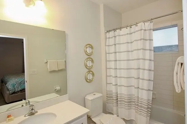 Ev (3941 Sonoma)