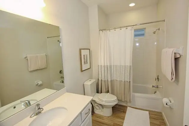 Ev (3941 Sonoma)