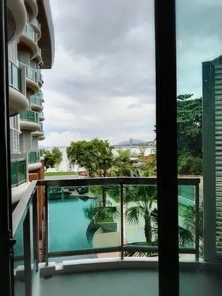 Sea & Pool Suites