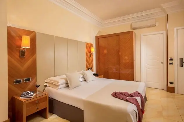 Tek Büyük veya İki Ayrı Yataklı Oda