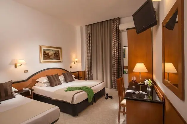 Tek Büyük veya İki Ayrı Yataklı Oda