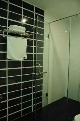 Deluxe Büyük Yataklı Tek Kişilik Oda, Buzdolabı