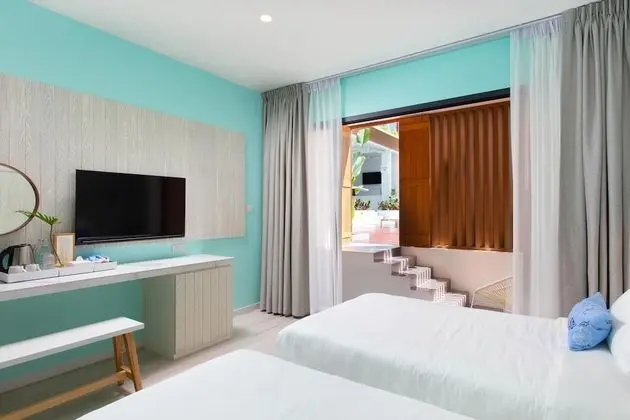 Superior Twin Room with Pool Access