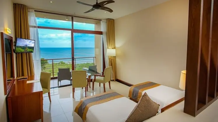 Deluxe Room with Sea View