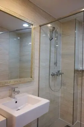 İki Ayrı Yataklı Oda, Sigara İçilmez