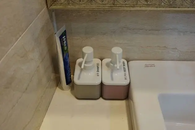 İki Ayrı Yataklı Oda, Sigara İçilmez