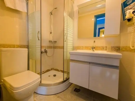 Standart Oda, Manzarasız, Balkonlu