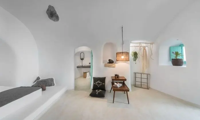 Three-Bedroom Villa with Private Pool & Sea View