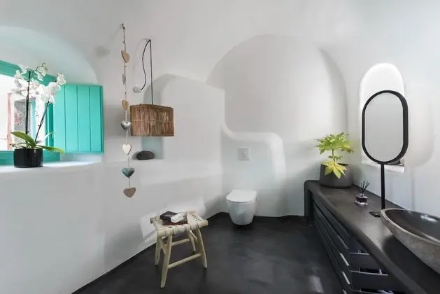 Three-Bedroom Villa with Private Pool & Sea View