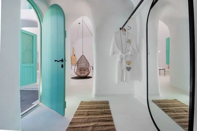 Two Bedroom Villa with Private Indoor Cave Pool