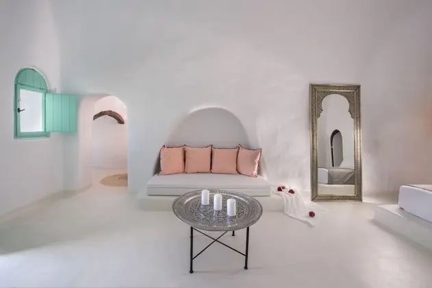 Two Bedroom Villa with Private Indoor Cave Pool