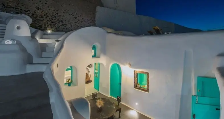 Two Bedroom Villa with Private Indoor Cave Pool