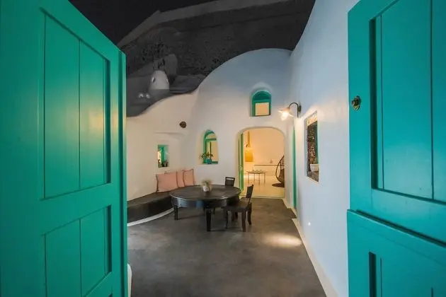 Two Bedroom Villa with Private Indoor Cave Pool