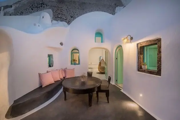 Two Bedroom Villa with Private Indoor Cave Pool