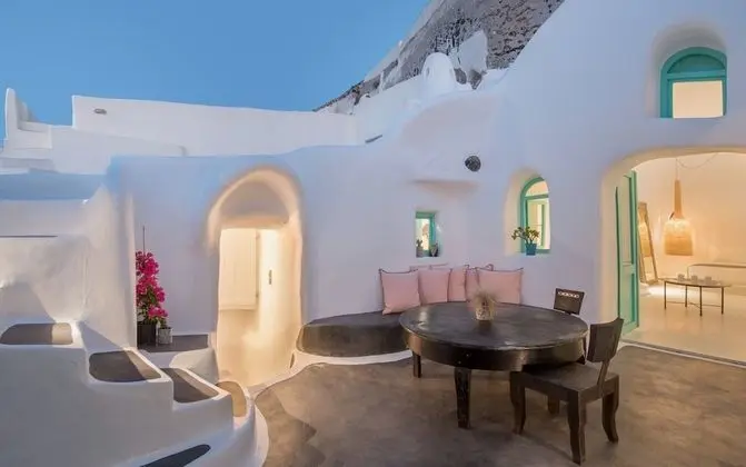 Two Bedroom Villa with Private Indoor Cave Pool