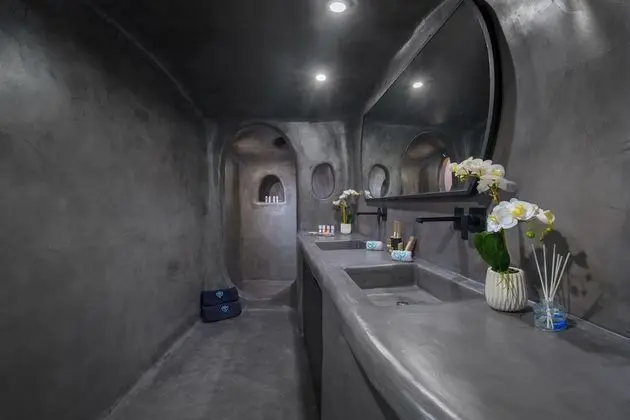 Two Bedroom Villa with Private Indoor Cave Pool