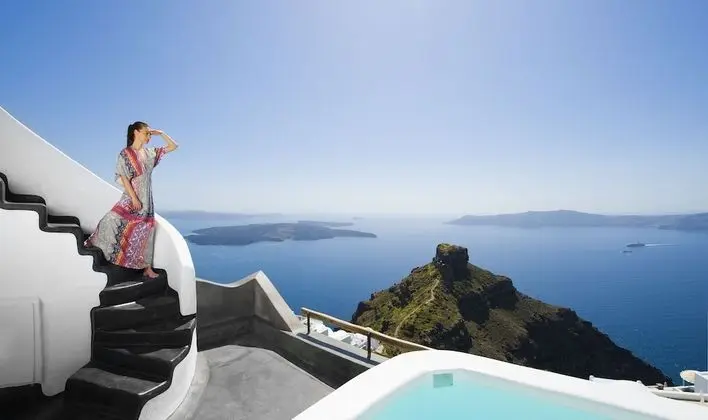 Aurora | Superior Cave Suite with Outdoor Plunge Pool & Caldera View