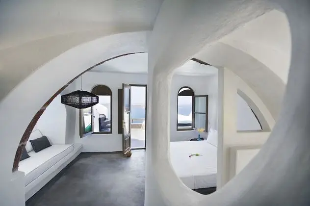 Aurora | Superior Cave Suite with Outdoor Plunge Pool & Caldera View