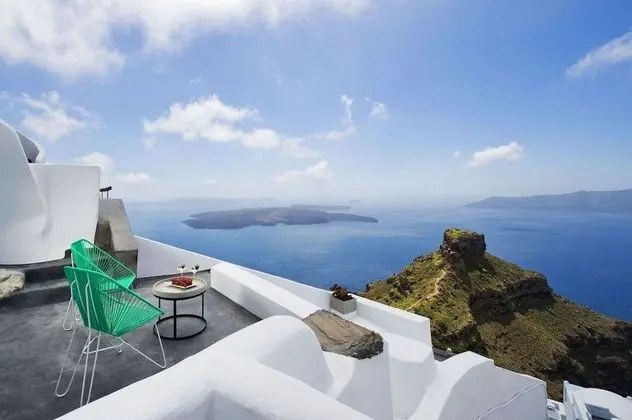 Aurora | Superior Cave Suite with Outdoor Plunge Pool & Caldera View