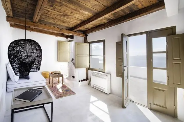 Aurora | Superior Cave Suite with Outdoor Plunge Pool & Caldera View