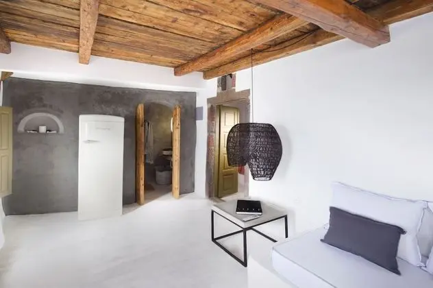 Aurora | Superior Cave Suite with Outdoor Plunge Pool & Caldera View