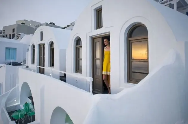 Aurora | Superior Cave Suite with Outdoor Plunge Pool & Caldera View