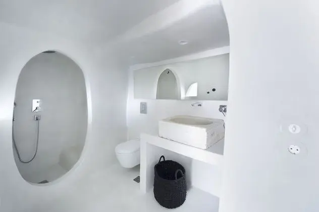 Aurora | Superior Cave Suite with Outdoor Plunge Pool & Caldera View
