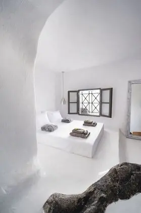 Character | Superior Cave Room with Indoor Plunge Pool