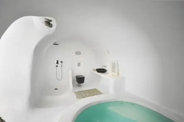 Character | Superior Cave Room with Indoor Plunge Pool