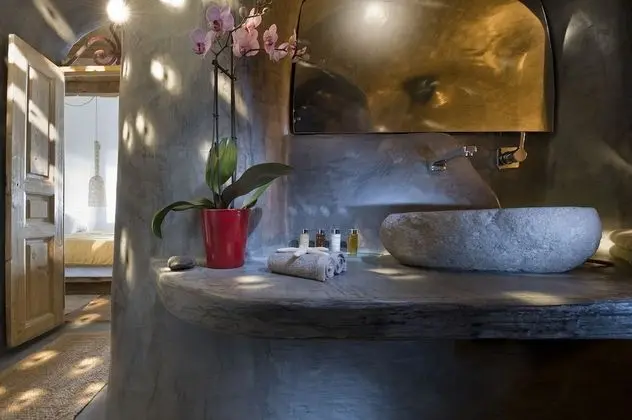 Enigma | Superior Cave Suite with Outdoor Plunge Pool & Caldera View