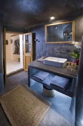 Enigma | Superior Cave Suite with Outdoor Plunge Pool & Caldera View