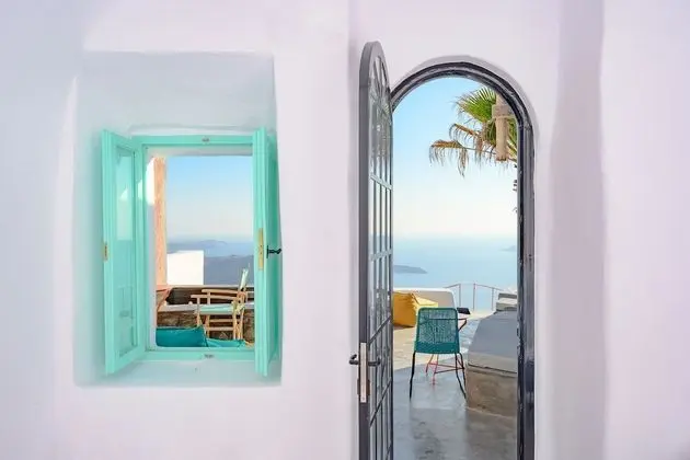Helidonia | Superior Suite with Outdoor Plunge Pool & Caldera View ~ 4 pax