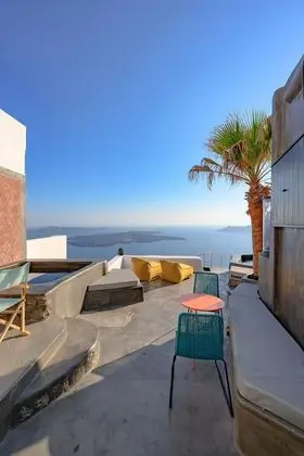Helidonia | Superior Suite with Outdoor Plunge Pool & Caldera View ~ 4 pax